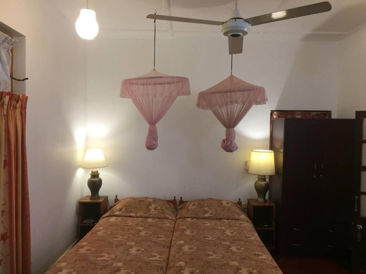Hotel Shalini Анурадхапура Экстерьер фото