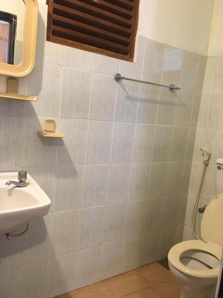 Hotel Shalini Анурадхапура Экстерьер фото